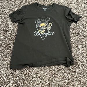 Wrangler t shirt - size medium